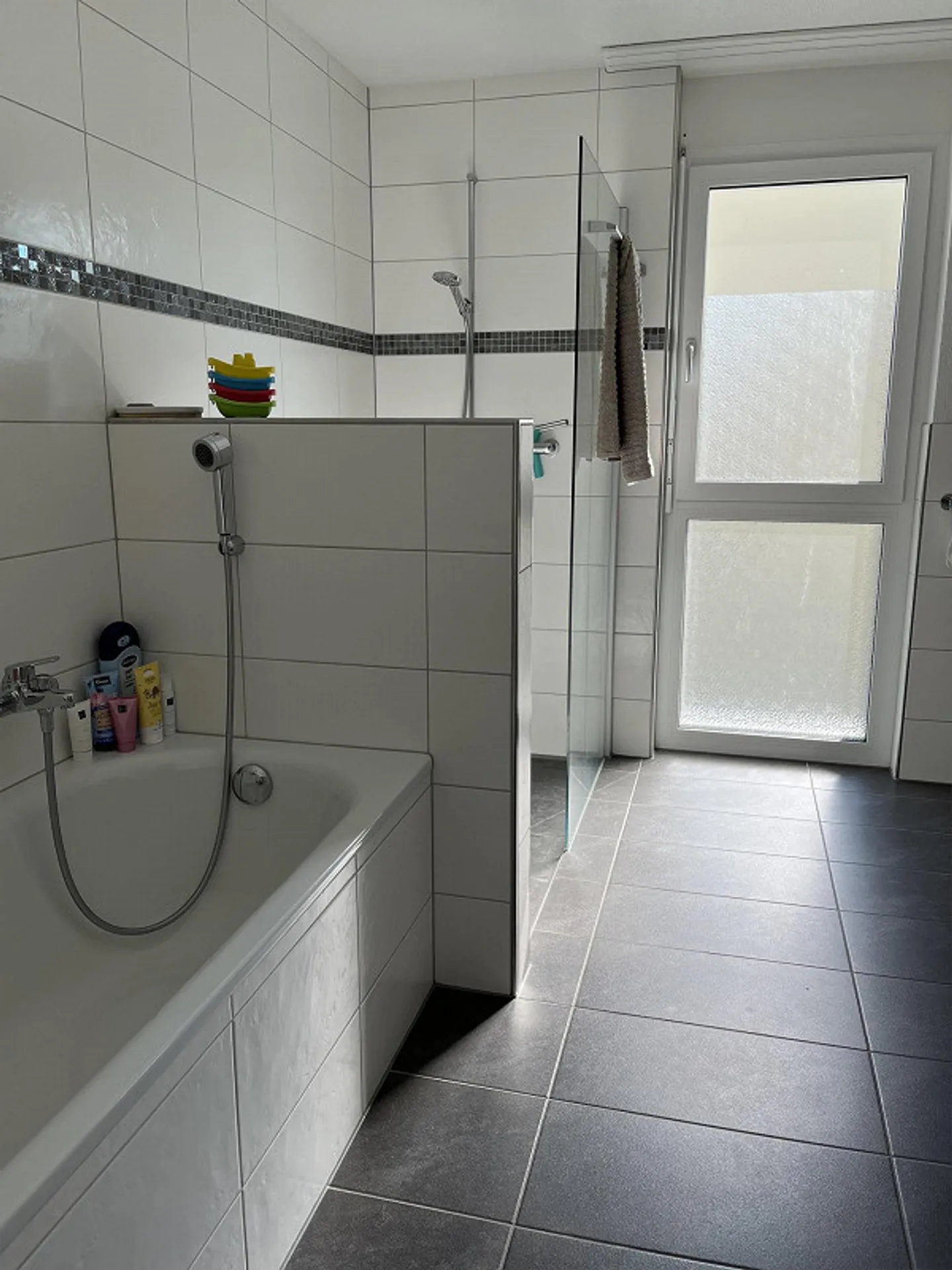 Bellissimo appartamento di 4,5 stanze in mansarda con giardino d'inverno - Foto 4 di 10