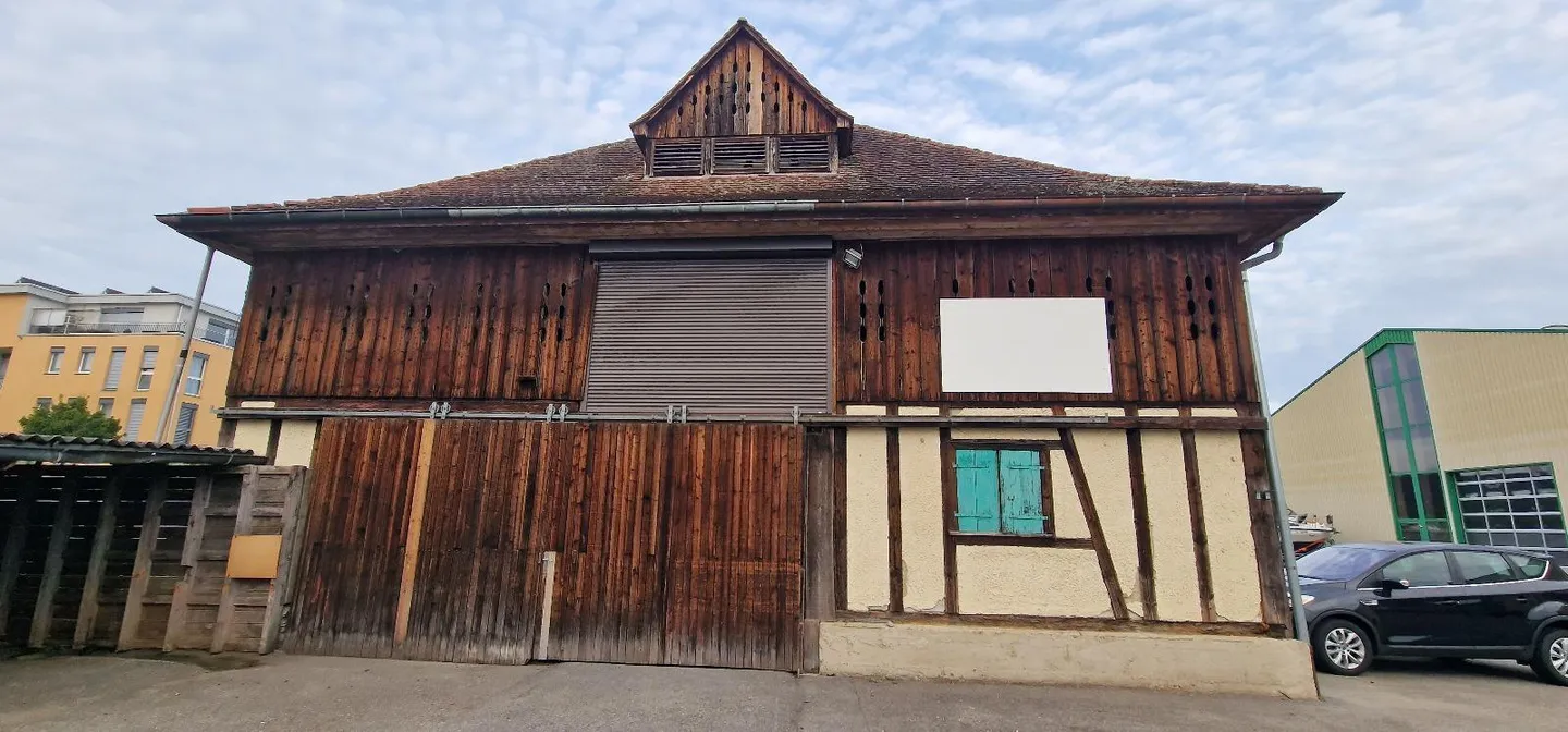 Hangar spacieux - Photo 1 sur 9