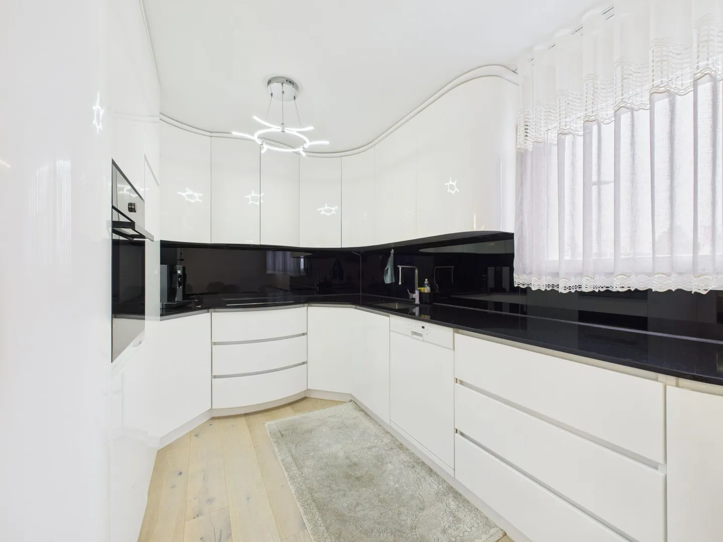 «MODERN AN RUHIGER ZENTRALER LAGE» - Foto 2 von 8