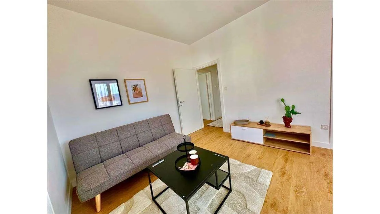 Chiasso (Via Mola 3/5) - Bright 3.5 Rooms Renovated with Possibility - Photo 5 of 13