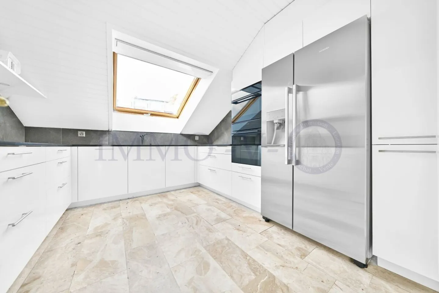 GERÄUMIGES PENTHOUSE-DUPLEX IM ZENTRUM - Foto 4 von 12