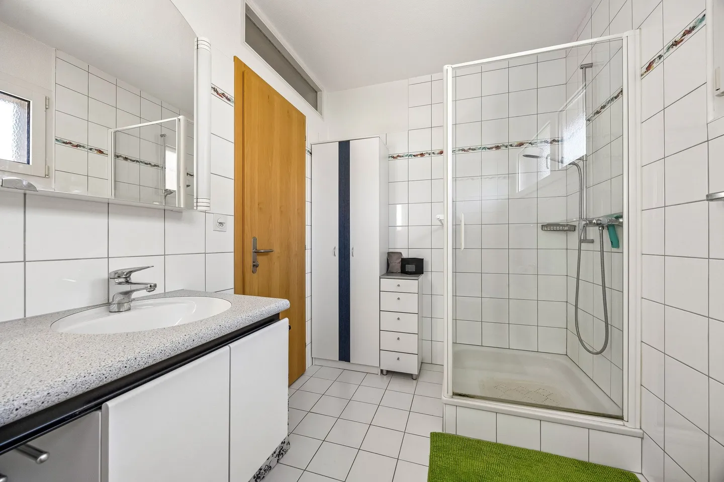 Geräumiges Einfamilienhaus mit Garten - Foto 12 von 13