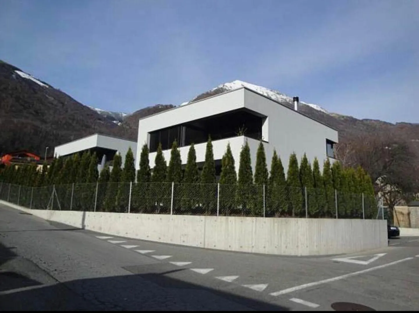 Graziosa casa moderna immersa nella natura - Photo 1 sur 10