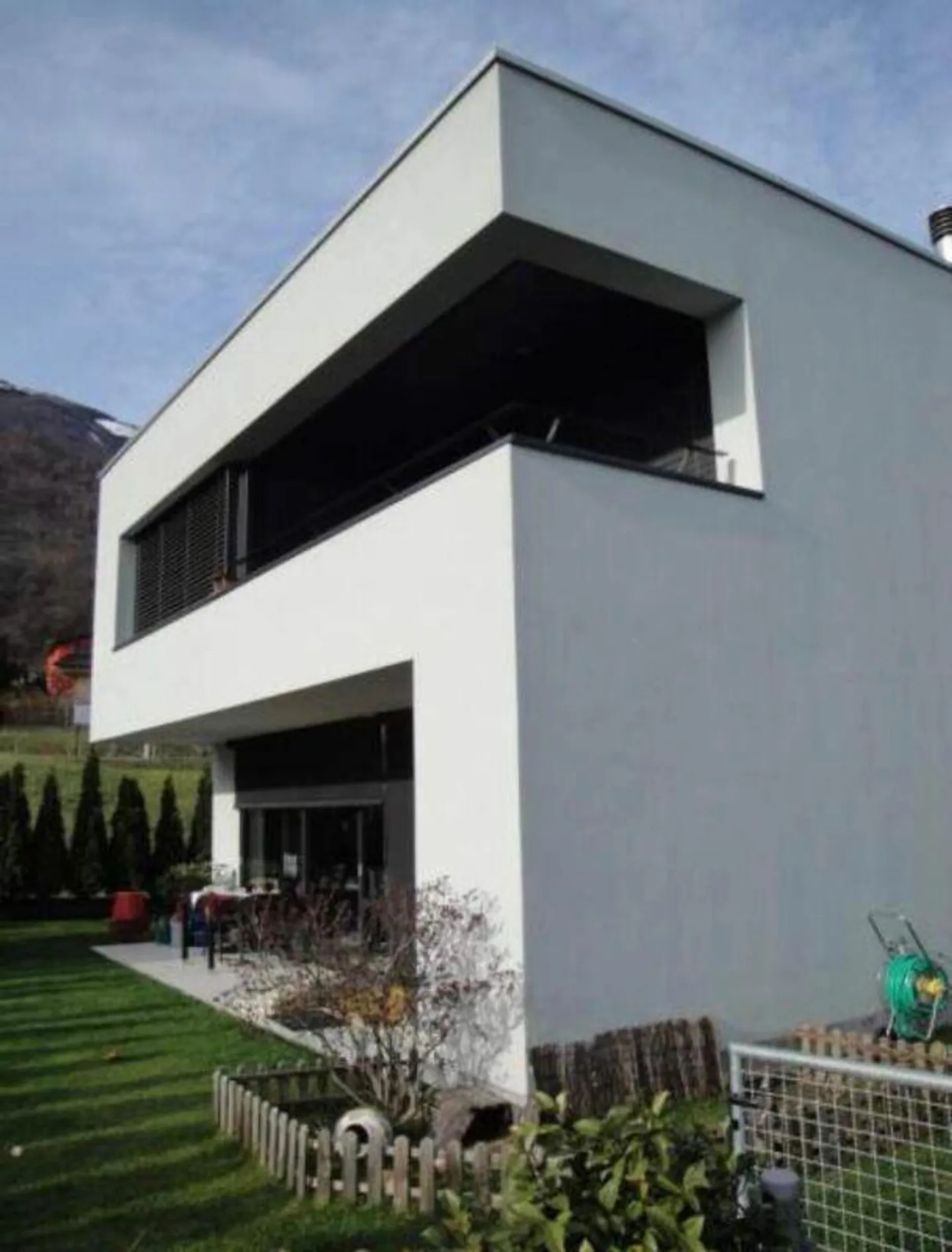 Graziosa casa moderna immersa nella natura - Photo 3 sur 10