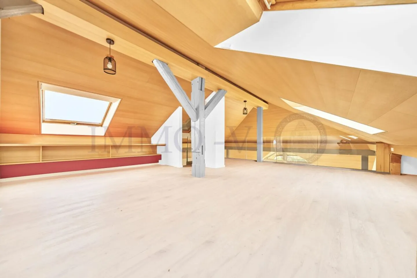 GERÄUMIGES PENTHOUSE-DUPLEX IM ZENTRUM - Foto 10 von 12