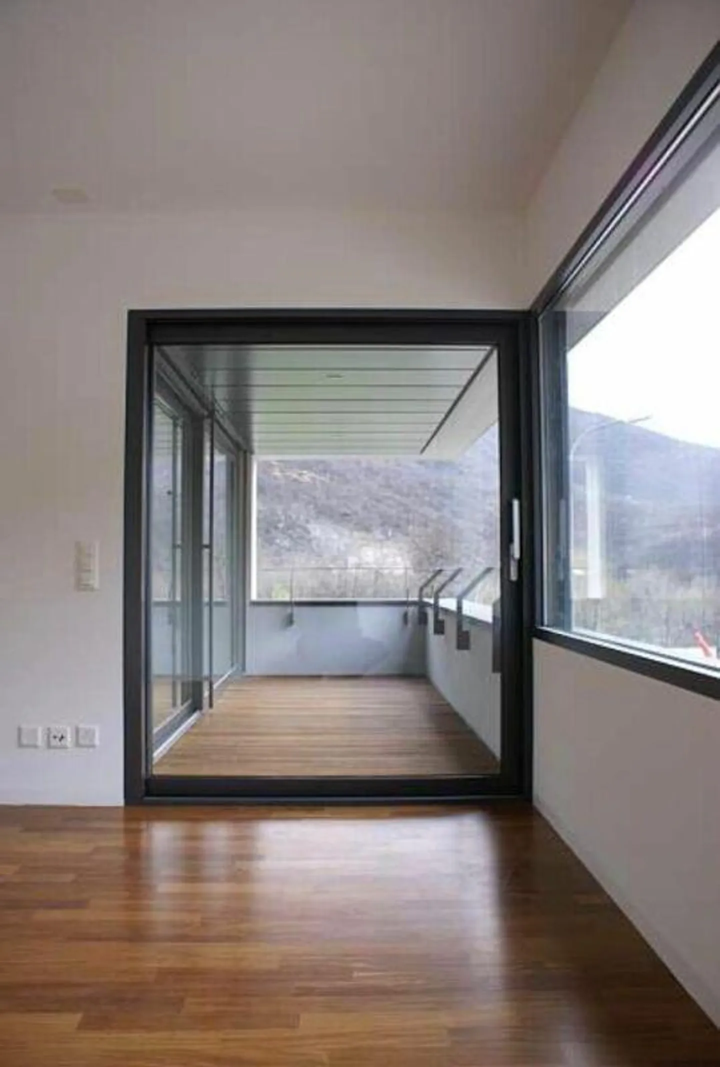 Graziosa casa moderna immersa nella natura - Photo 9 sur 10
