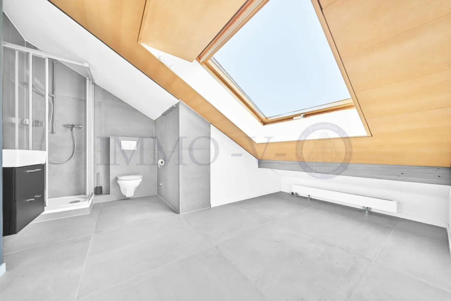 GERÄUMIGES PENTHOUSE-DUPLEX IM ZENTRUM - Foto 12 von 12