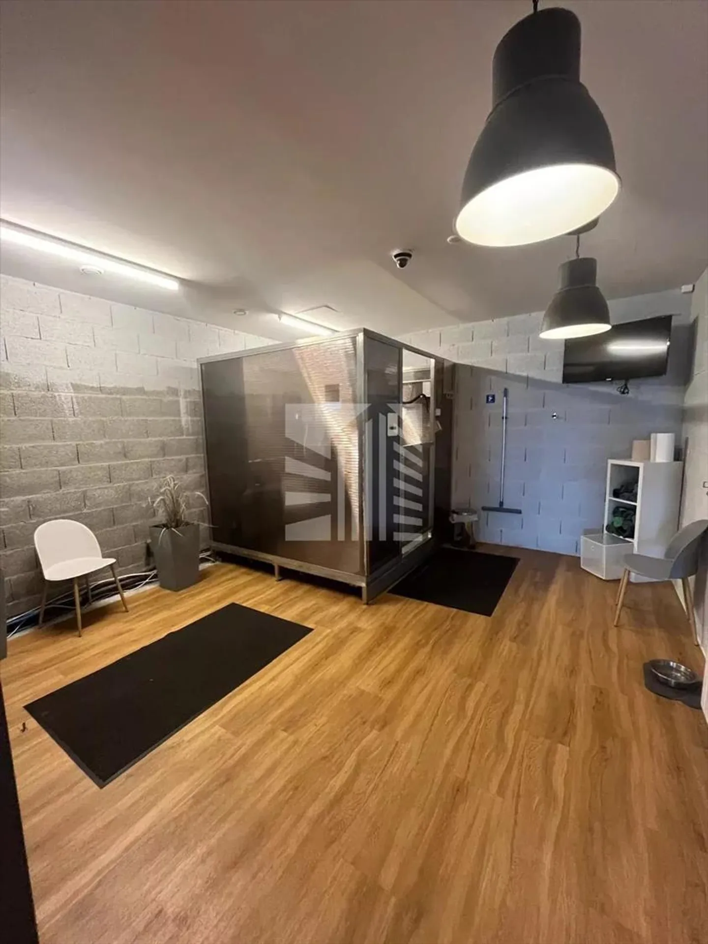 Commercial arcade of 85 m² with significant visibility - Photo 8 of 8