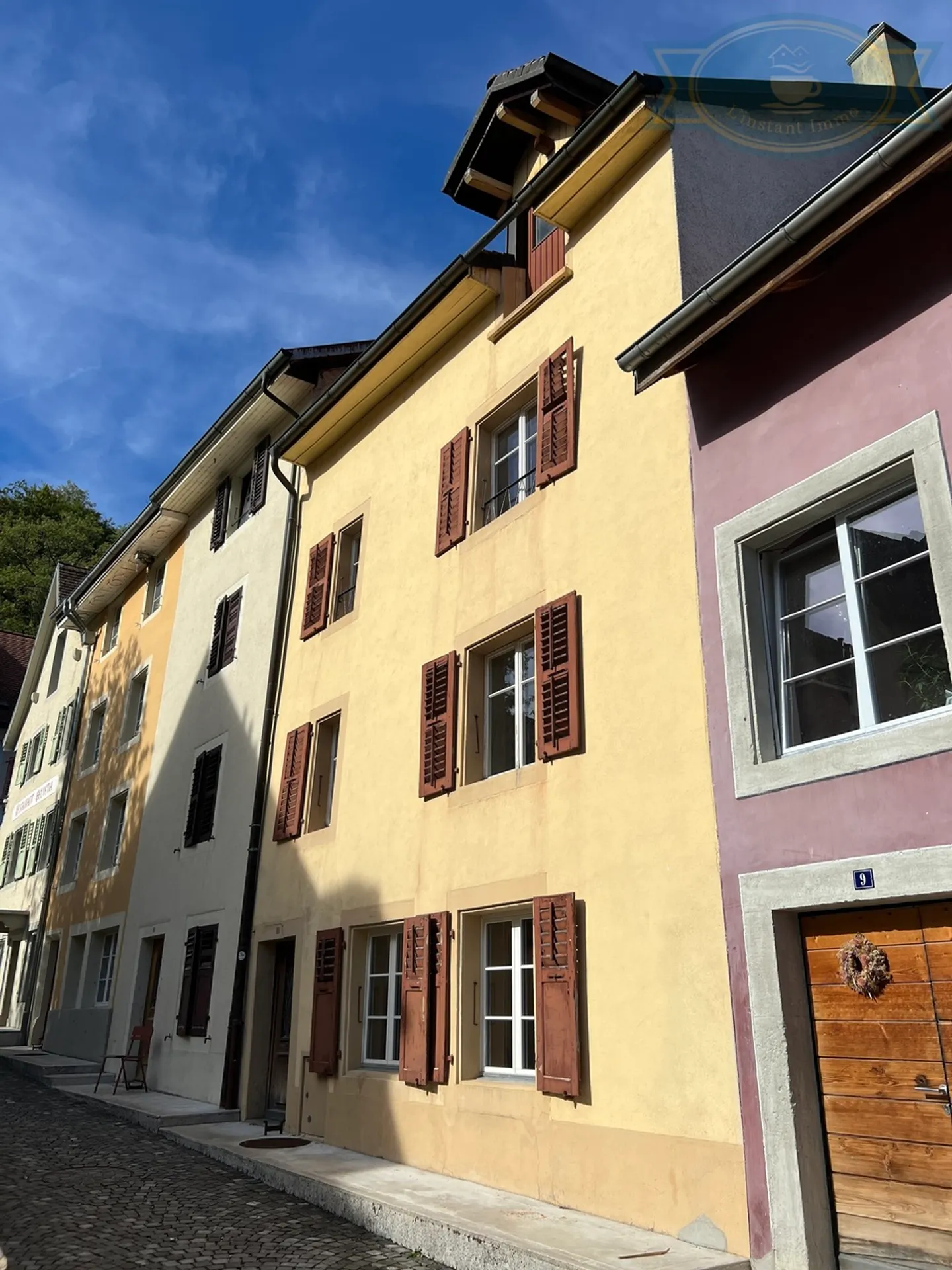 House located in the center of the medieval town of Saint-Ursanne - Photo 1 of 10