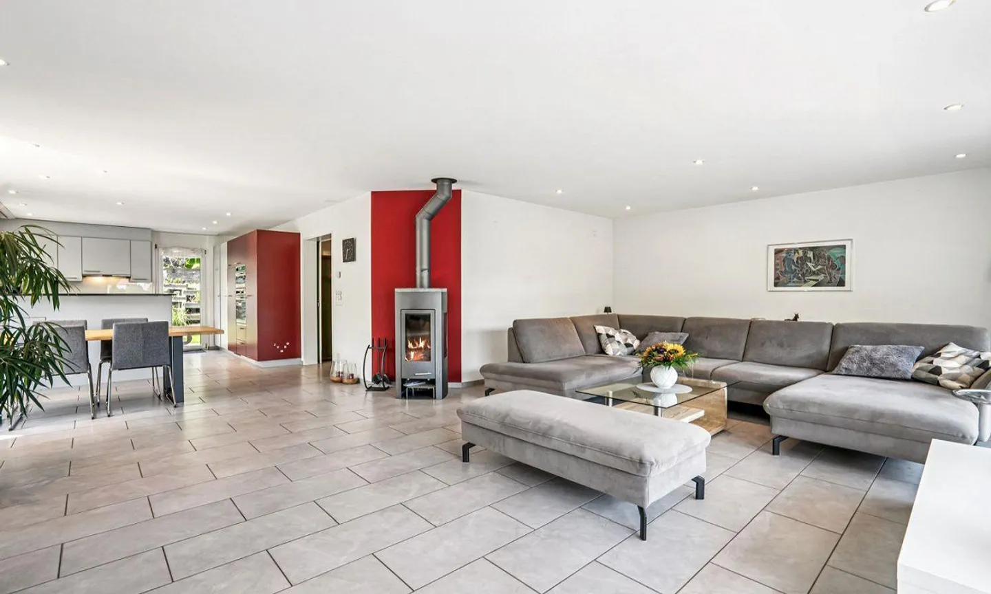 VIVRE ET TRAVAILLER PARFAITEMENT COMBINÉS - PROCHE DE LA VILLE, IDYLLIQUE ET EXCLUSIF - Photo 6 sur 23