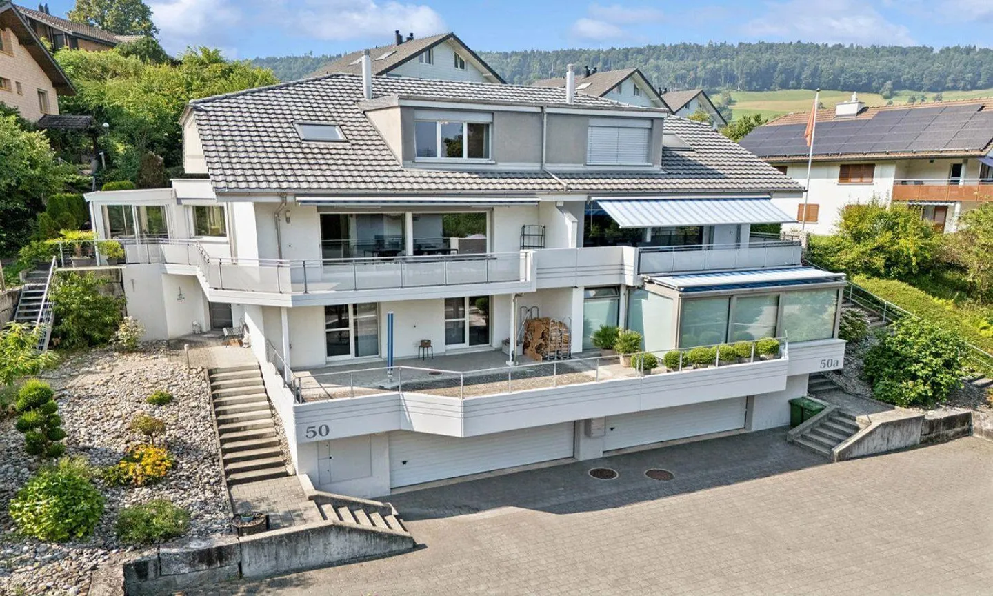 VIVRE ET TRAVAILLER PARFAITEMENT COMBINÉS - PROCHE DE LA VILLE, IDYLLIQUE ET EXCLUSIF - Photo 9 sur 23
