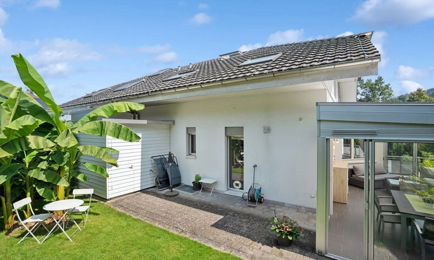 VIVRE ET TRAVAILLER PARFAITEMENT COMBINÉS - PROCHE DE LA VILLE, IDYLLIQUE ET EXCLUSIF - Photo 11 sur 23