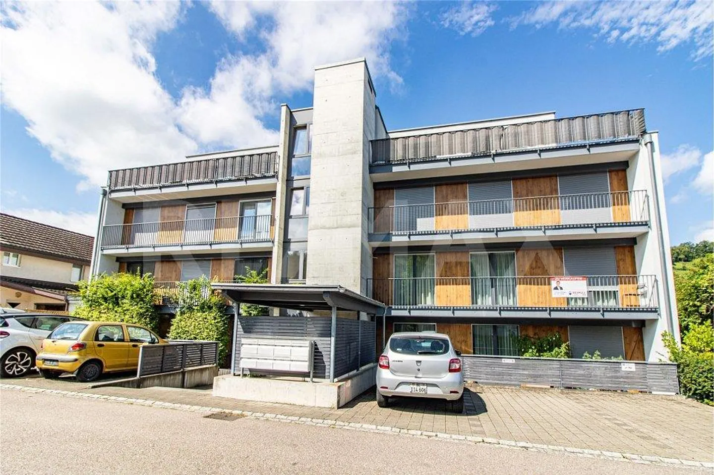 Comfortable 4.5 Room Apartment with Large Hobby Room, Cellar and Three Parking Spaces (2 EHP) - Photo 4 of 13