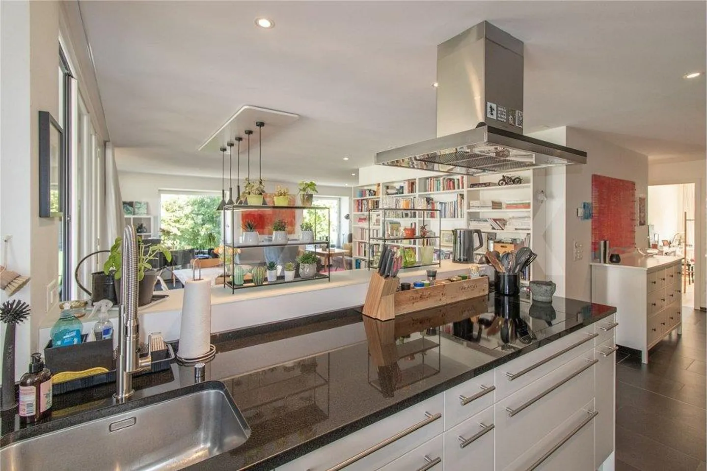 Comfortable 4.5 Room Apartment with Large Hobby Room, Cellar and Three Parking Spaces (2 EHP) - Photo 10 of 13