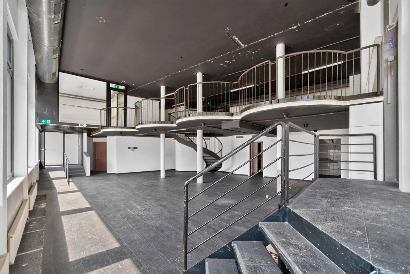 Zu vermieten! Gewerbliche und administrative Fläche von 267m2 - Foto 6 von 8