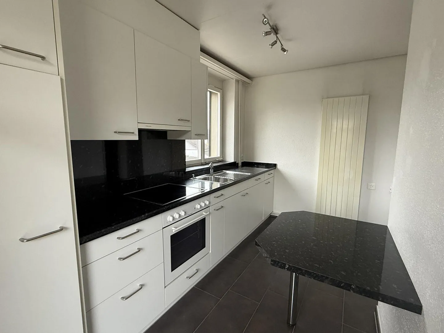 Renovated 5-room apartment in central location Wil - Photo 6 of 8