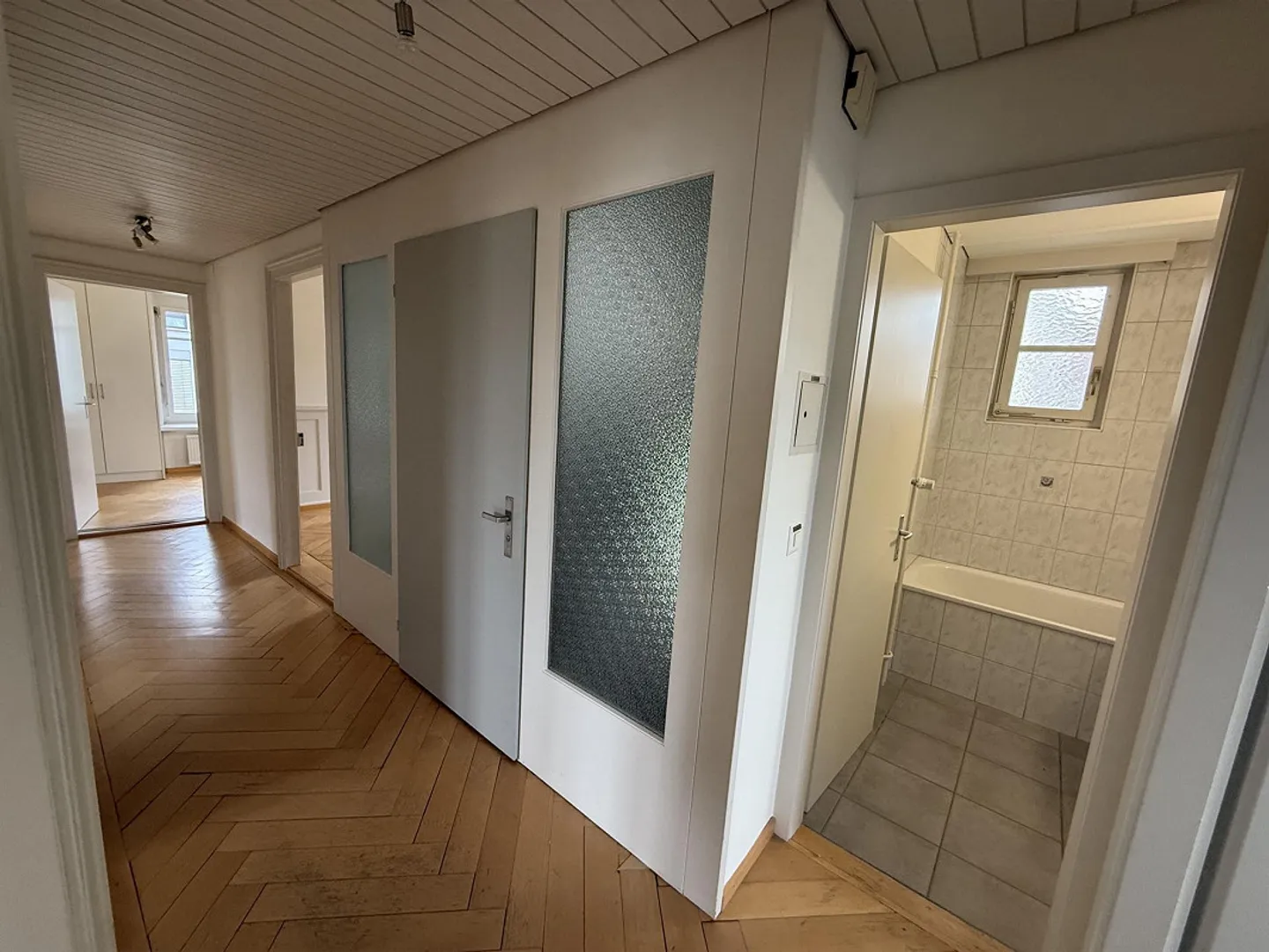 Renovated 5-room apartment in central location Wil - Photo 8 of 8