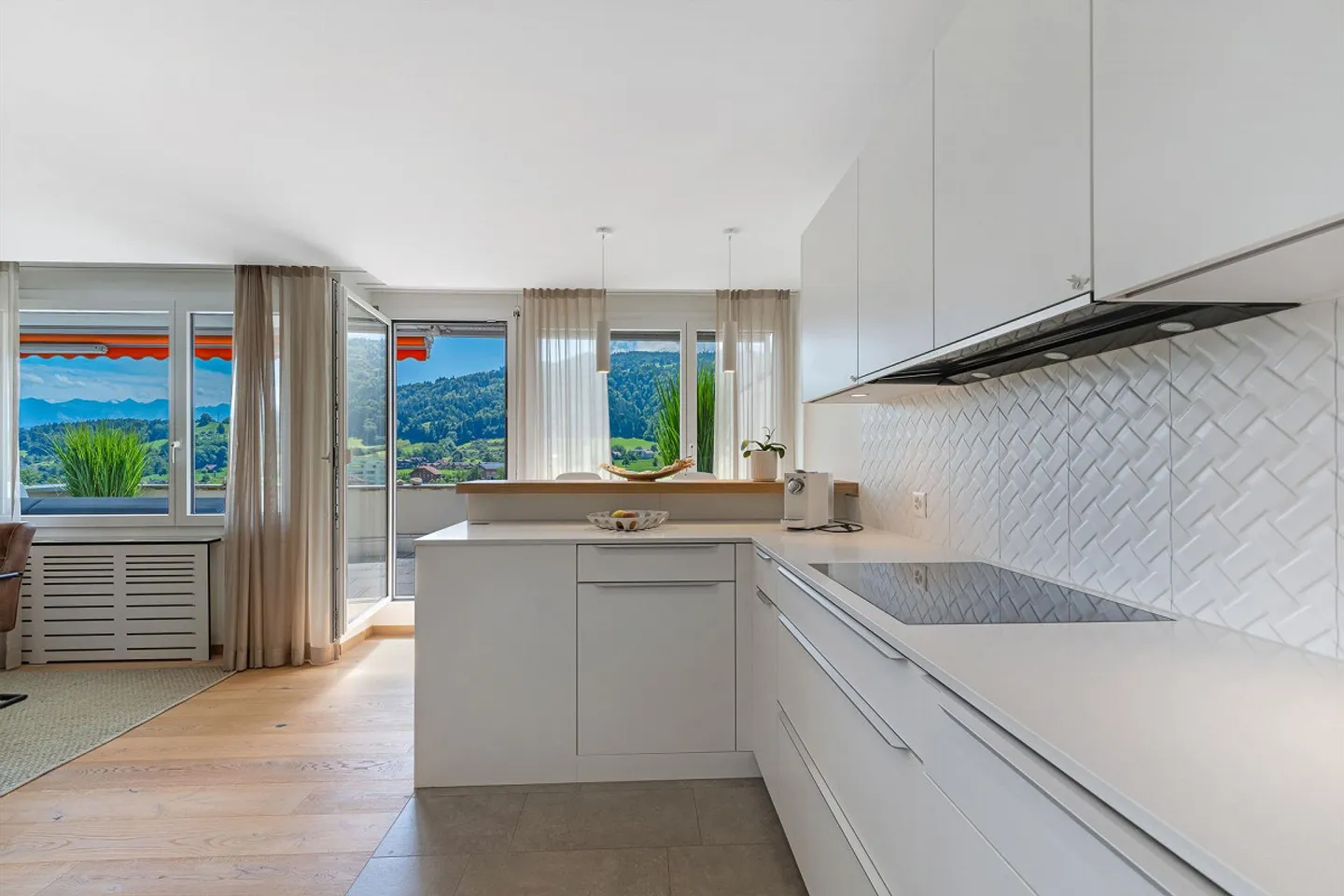 Appartement terrasse moderne et élégant de 2,5 pièces à Kriens-Obernau - Photo 3 sur 13