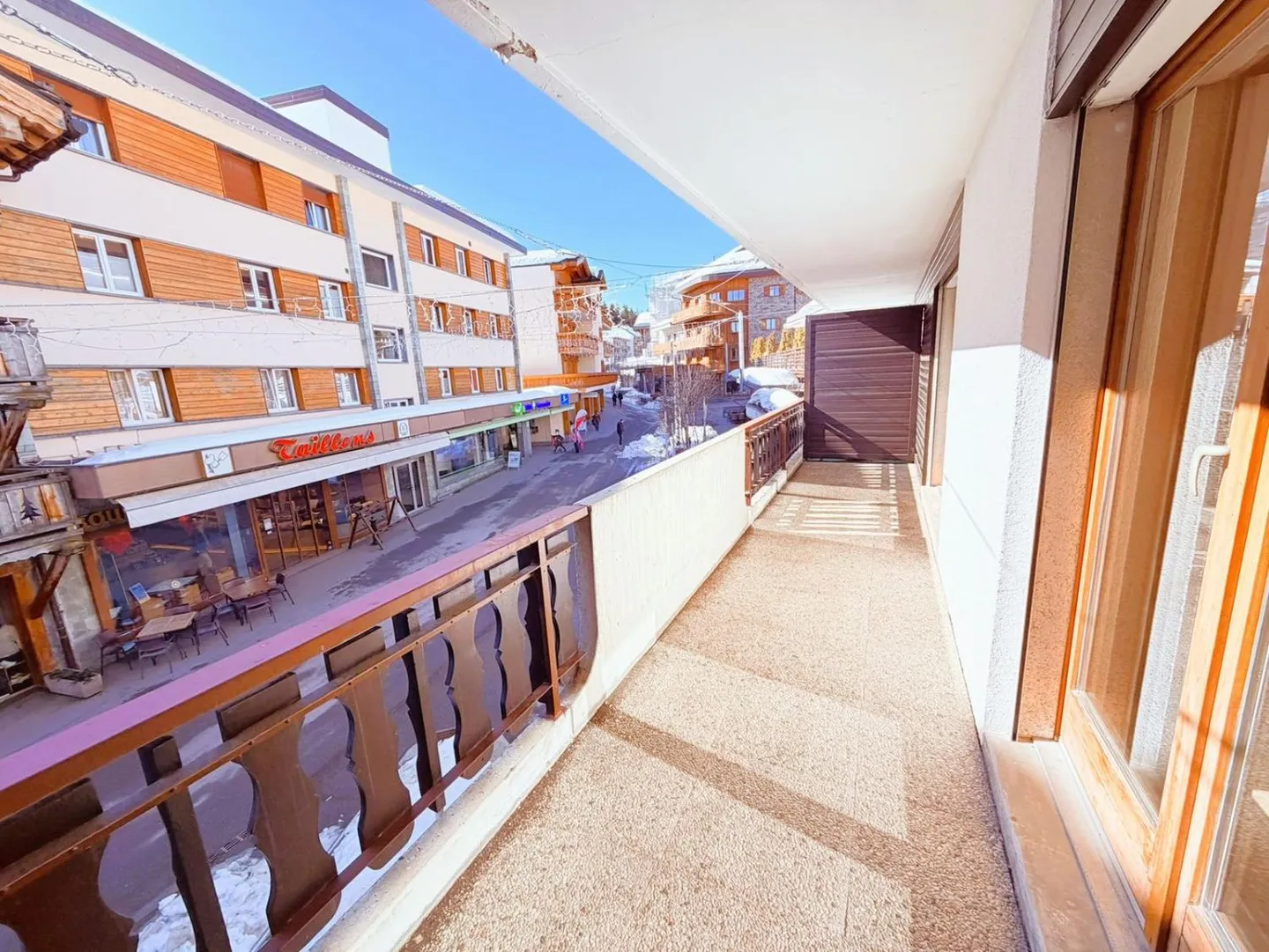 Charming 2.5-room renovated apartment - Spacious and bright - Ideally located - Quiet location (pedestrian zone) - Photo 14 of 14