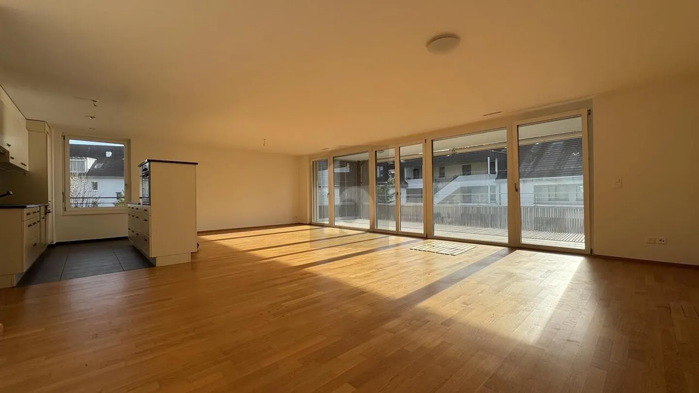 IM HERZEN VON HINWIL MIT BLICK ZUM BACHTEL - Foto 3 von 6