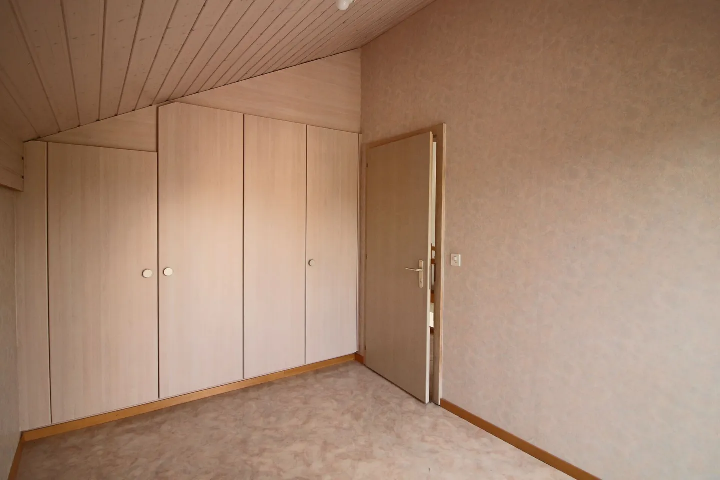 Individual Villa - Photo 7 of 12