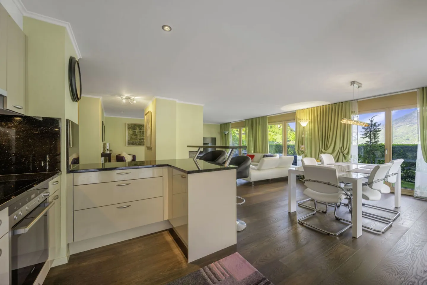 VIVERE IN RIVA AL LAGO Appartamento con giardino 4,5 stanze a Iseltwald - Foto 7 di 18