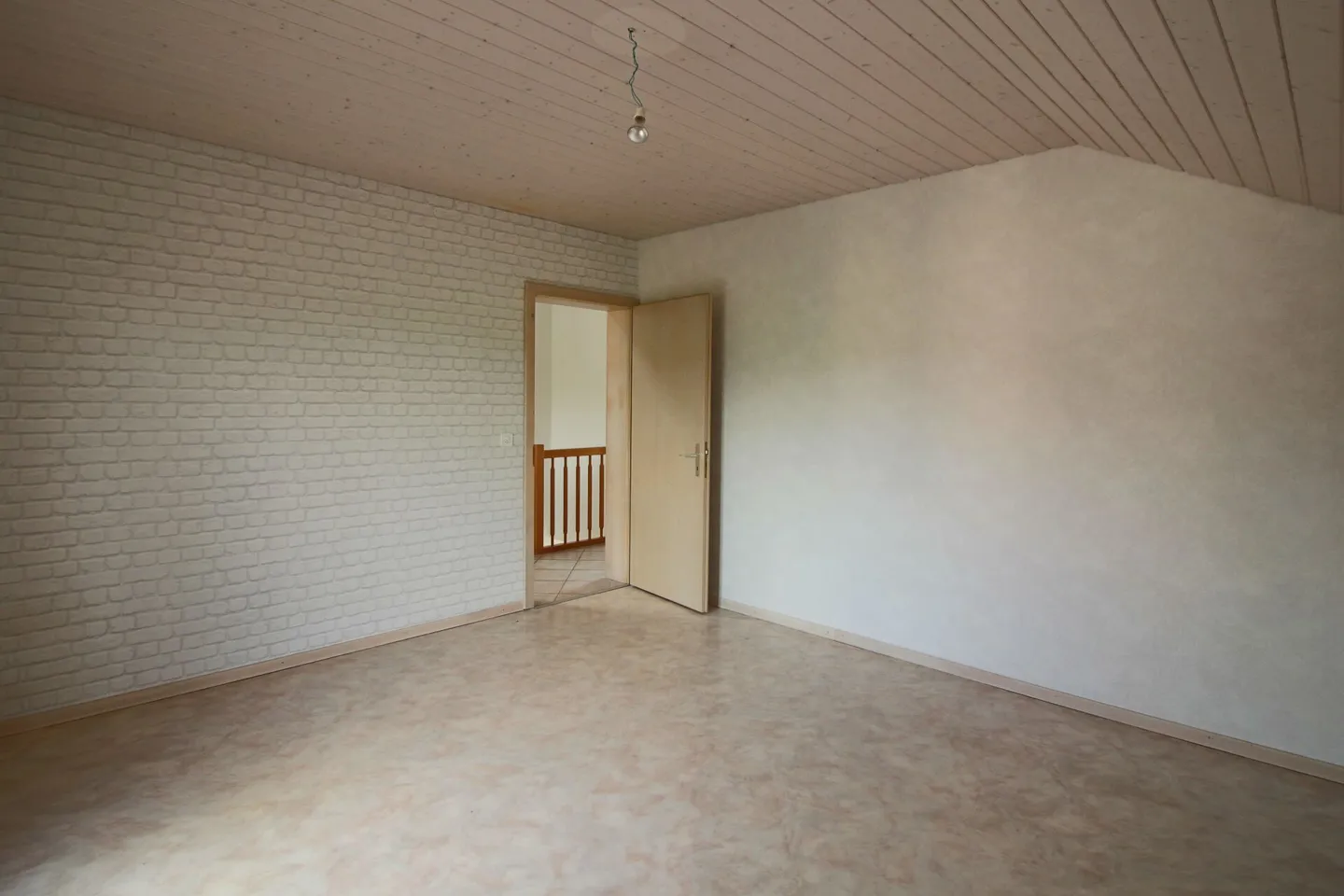 Individual Villa - Photo 8 of 12