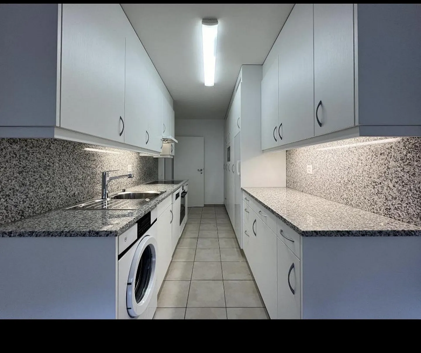 Spacious 3.5-Room Apartment - Photo 7 of 11