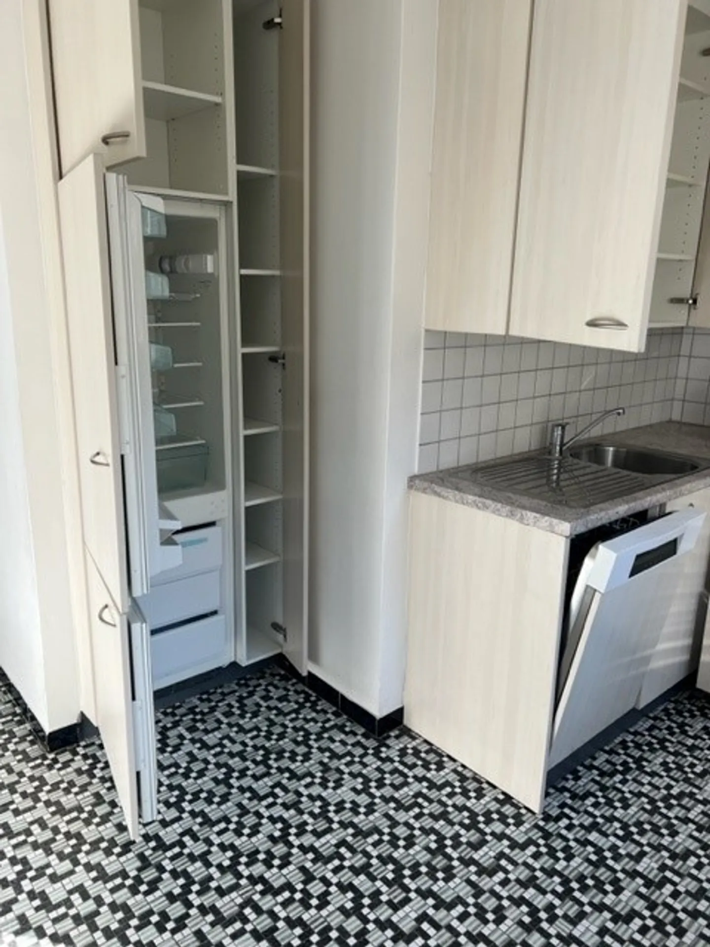 Affittasi attico di 4.5 locali da marzo 2026 - Foto 7 di 9