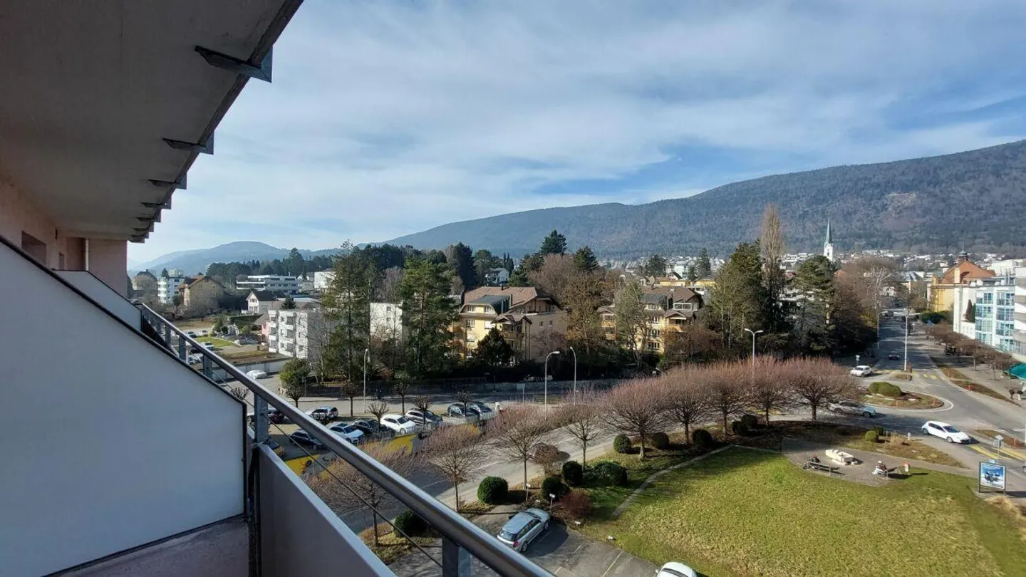 Central, Bright and Quiet Location - Photo 8 of 8