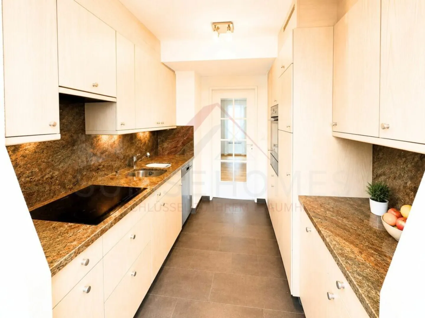 Spacious 4.5-room maisonette apartment with gallery and fireplace in 8603 Schwerzenbach - Photo 6 of 15
