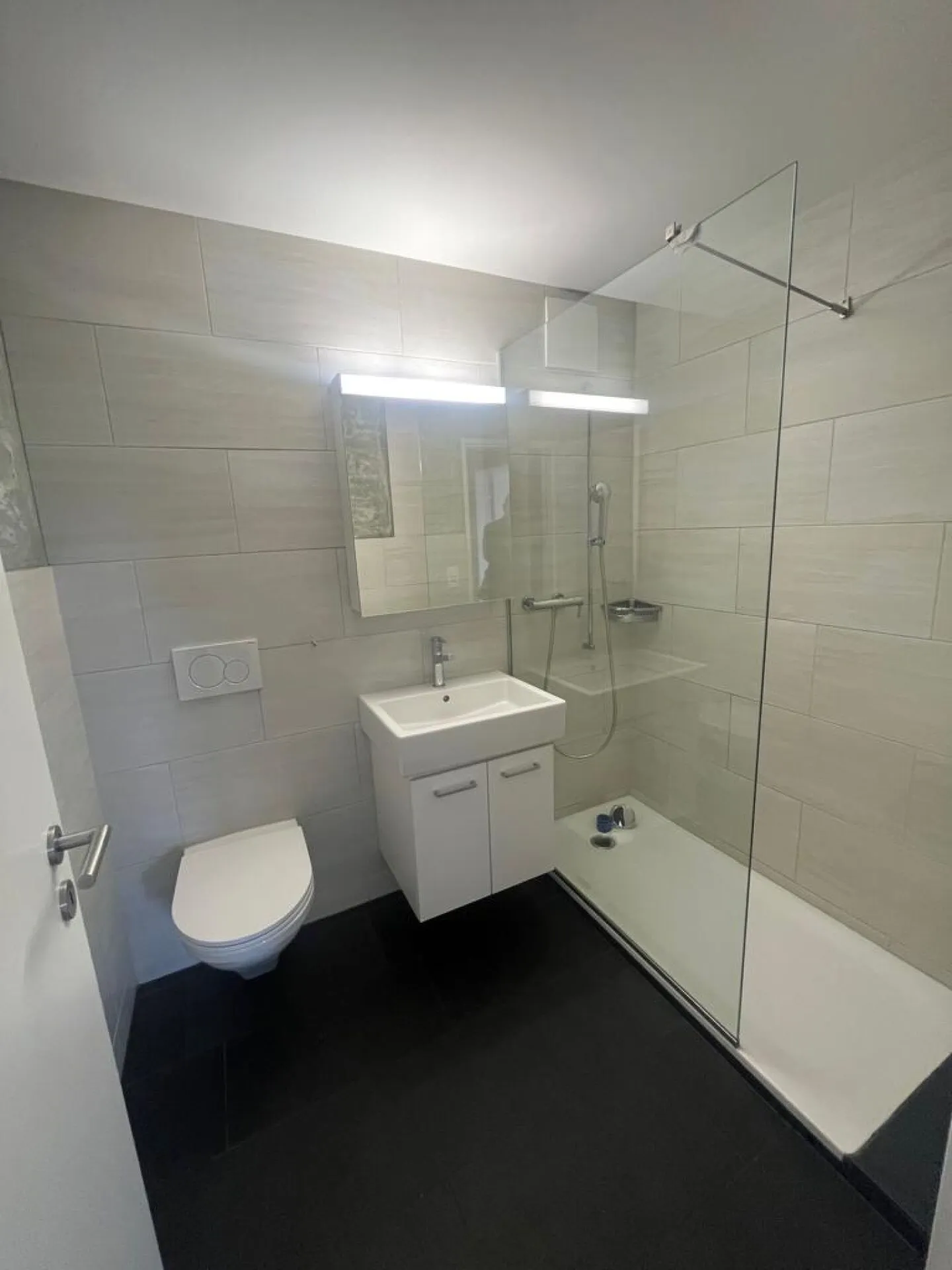 Moderno appartamento duplex/maisonette di 5,5 stanze con balcone soleggiato! - Foto 6 di 14