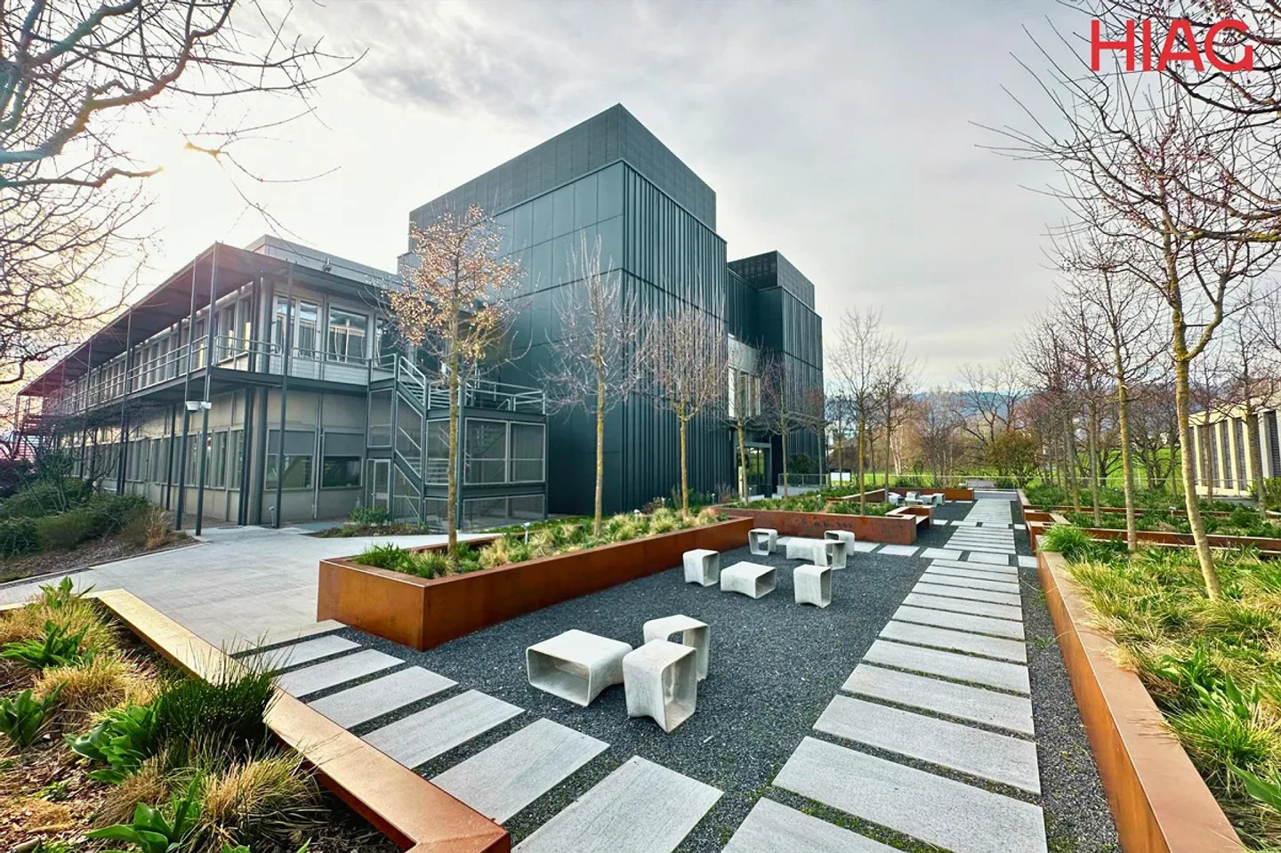 Bright Offices - Campus the Hive - Photo 2 of 12