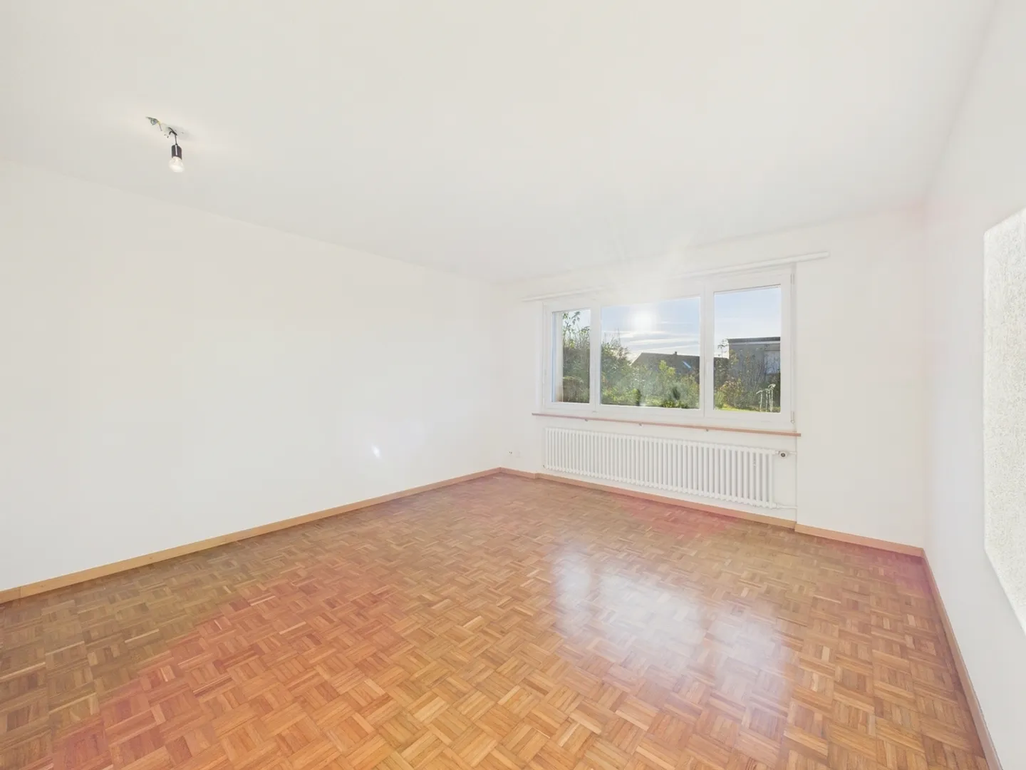 Charming 6.5-room terraced house with beautiful winter garden in Bellikon, Canton AG - Photo 4 of 13