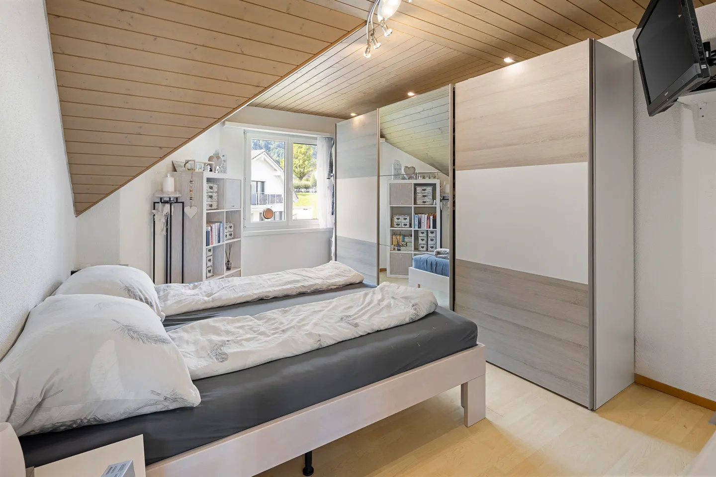 Geräumiges Familienhaus in zentraler Lage - Foto 6 von 12