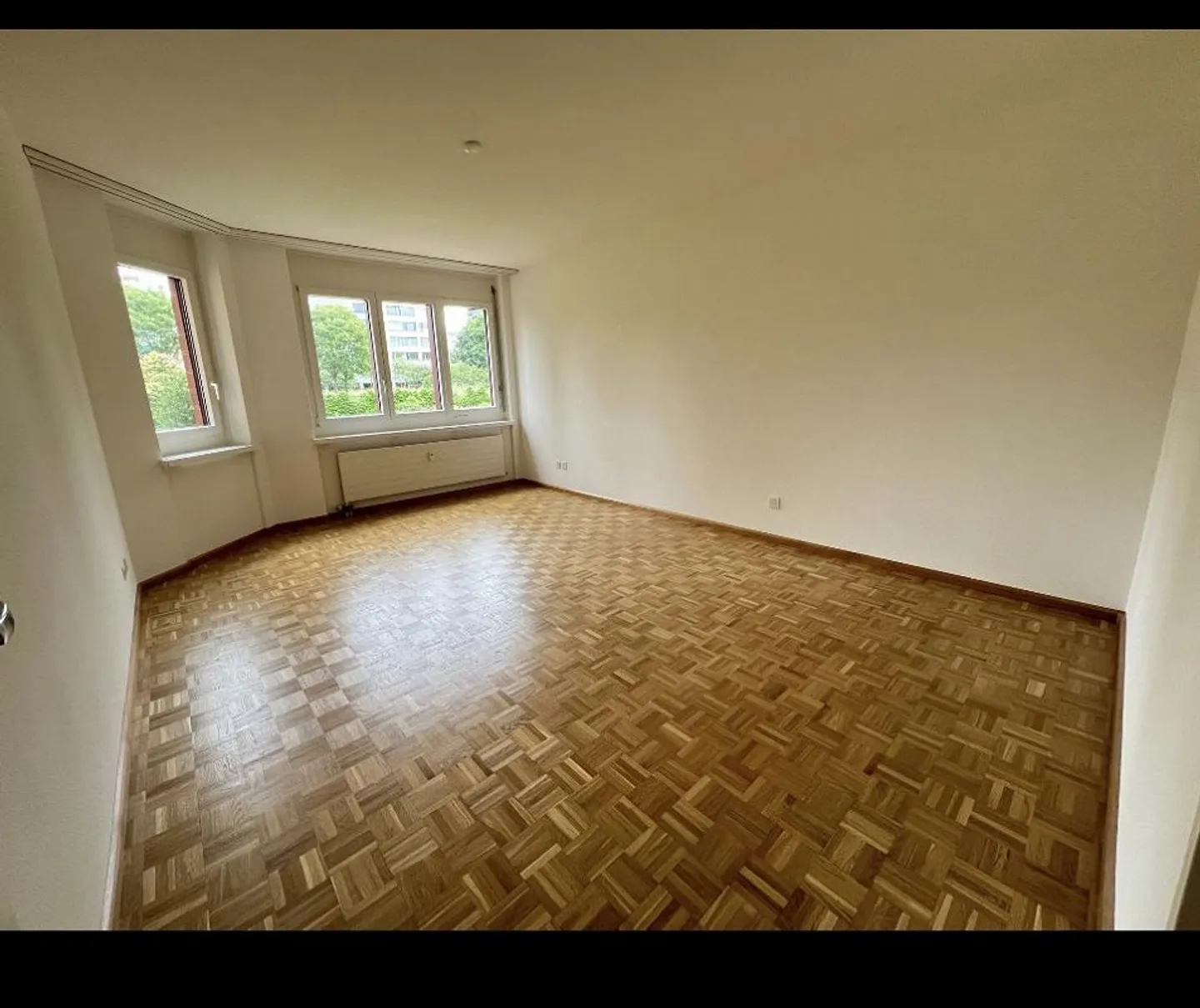 Spacious 3.5-Room Apartment - Photo 11 of 11
