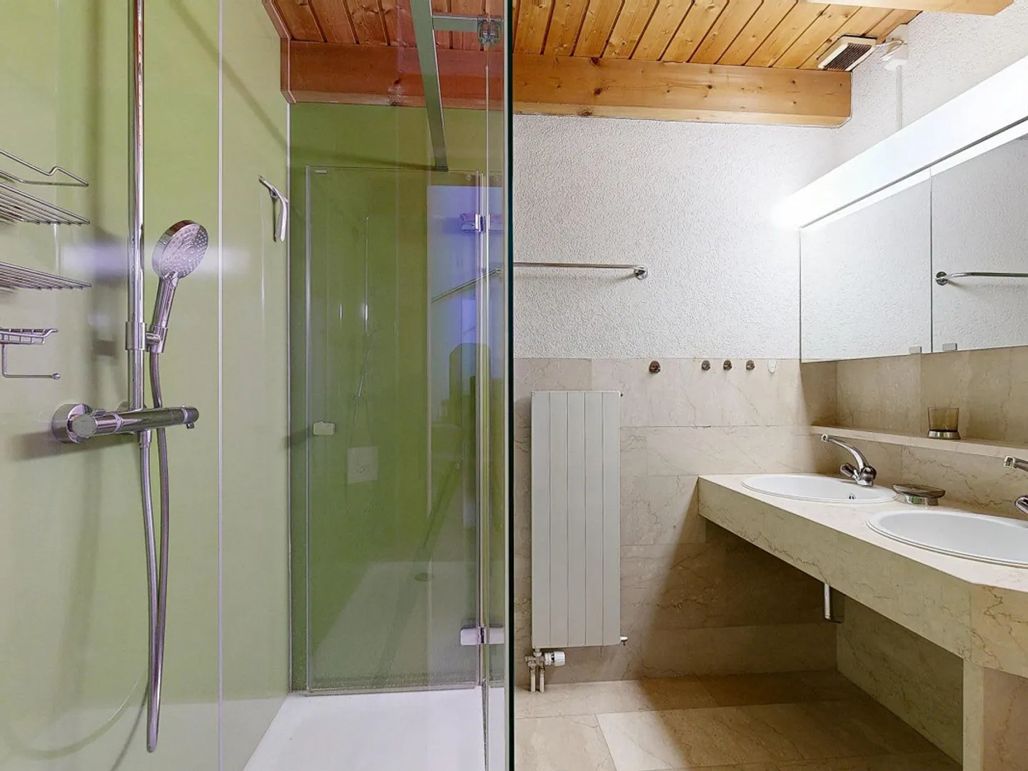 5.5-Room Middle House with Versatile Space Offer - Photo 6 of 7