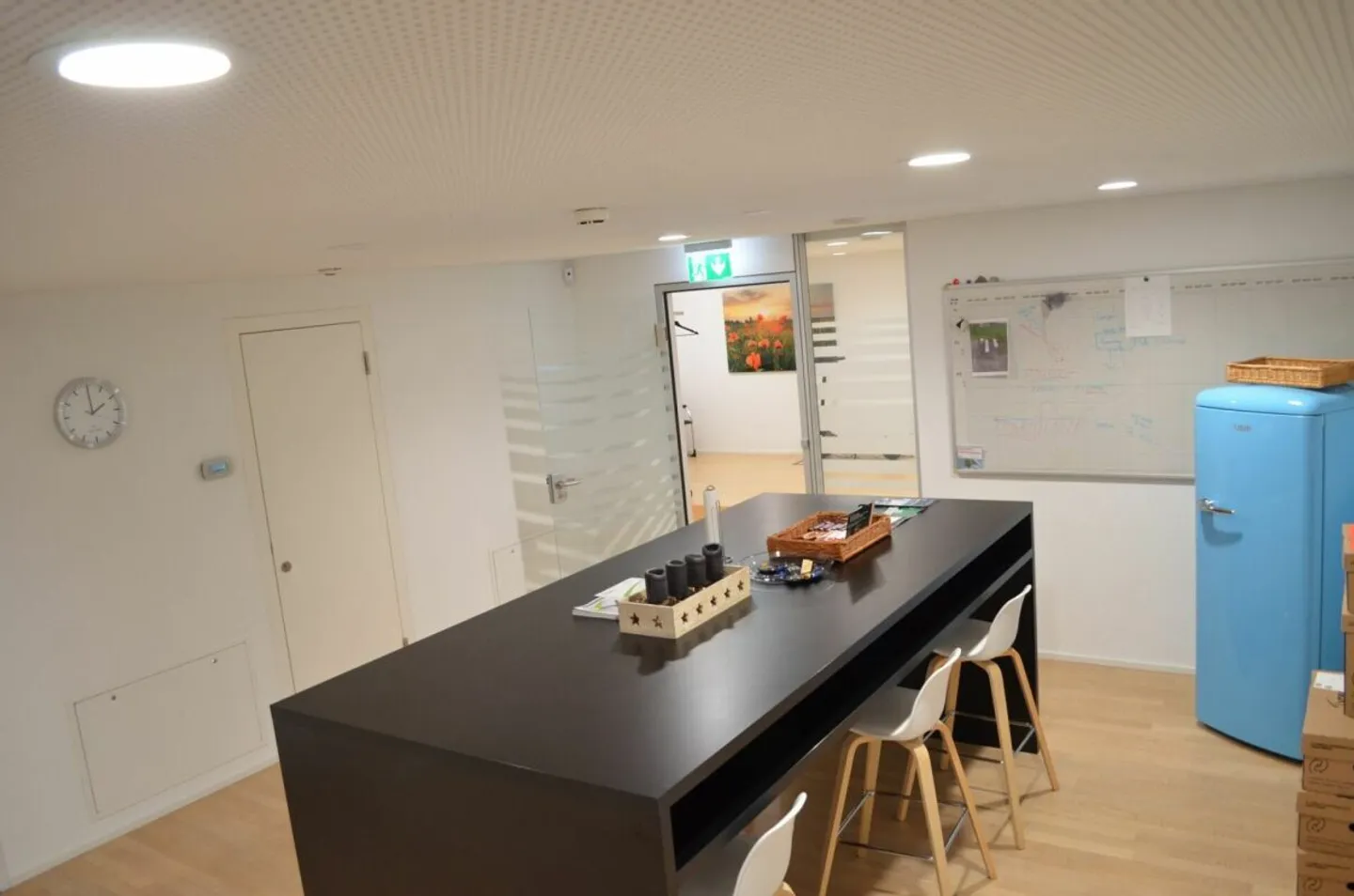 Modernes Büro mit Annehmlichkeiten - Foto 4 von 9