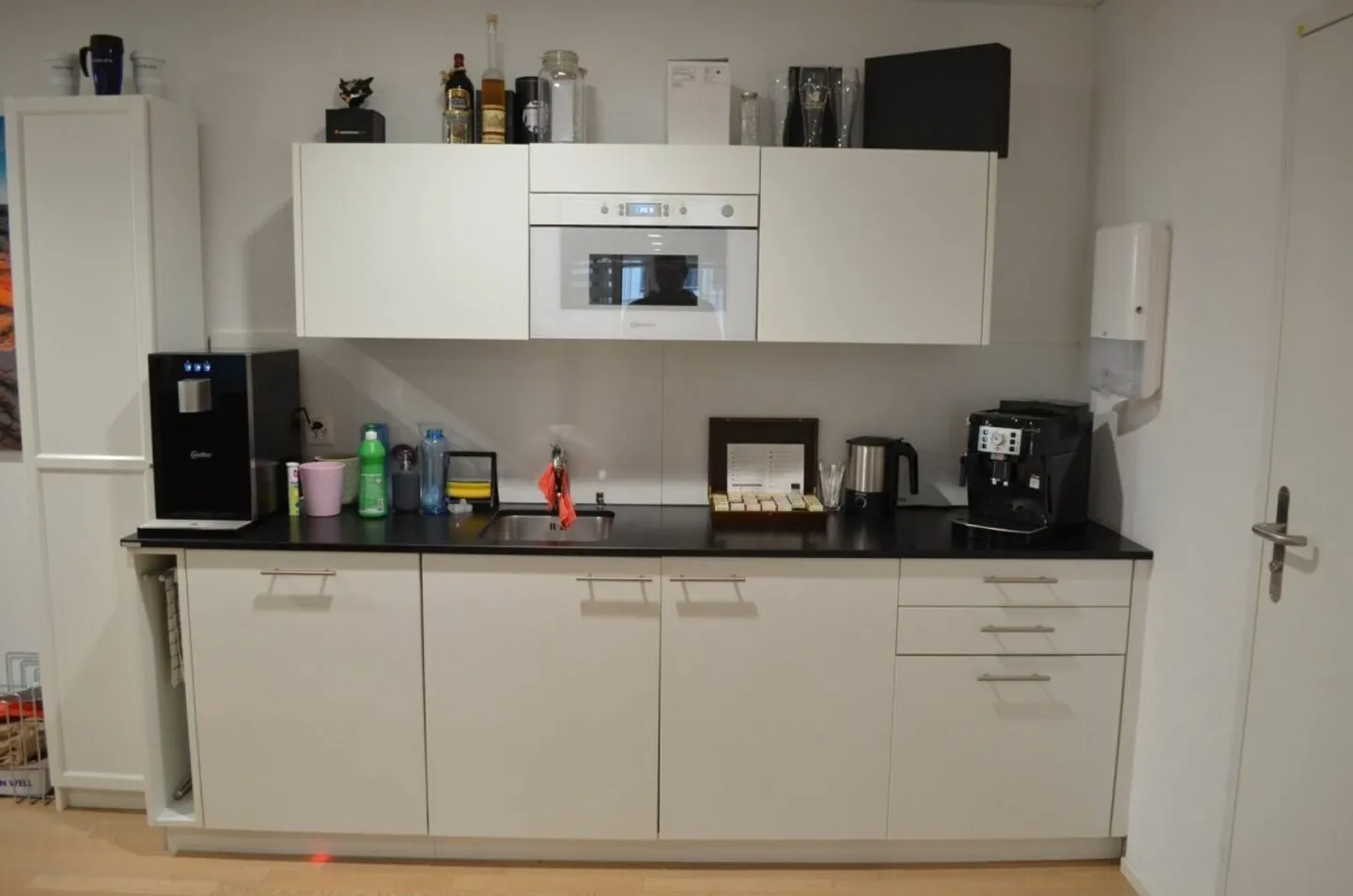 Modernes Büro mit Annehmlichkeiten - Foto 5 von 9