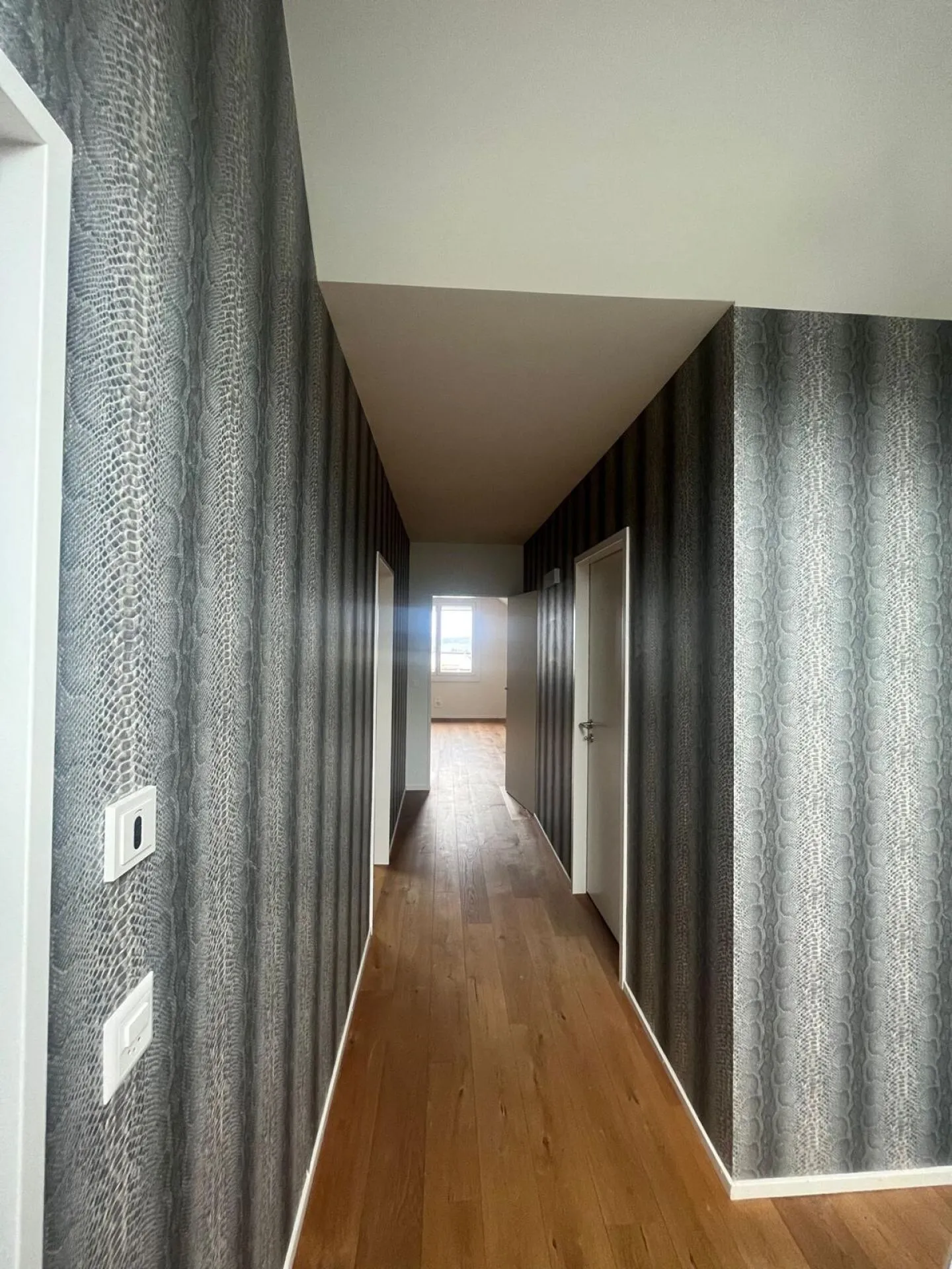 Moderno appartamento duplex/maisonette di 5,5 stanze con balcone soleggiato! - Foto 12 di 14