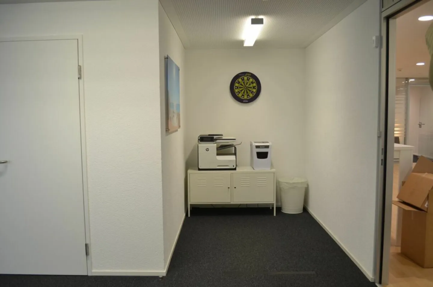Modernes Büro mit Annehmlichkeiten - Foto 7 von 9