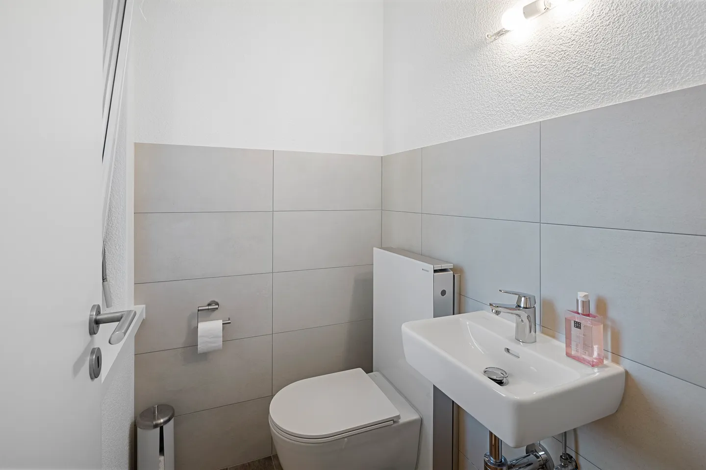 Geräumiges Familienhaus in zentraler Lage - Foto 9 von 12