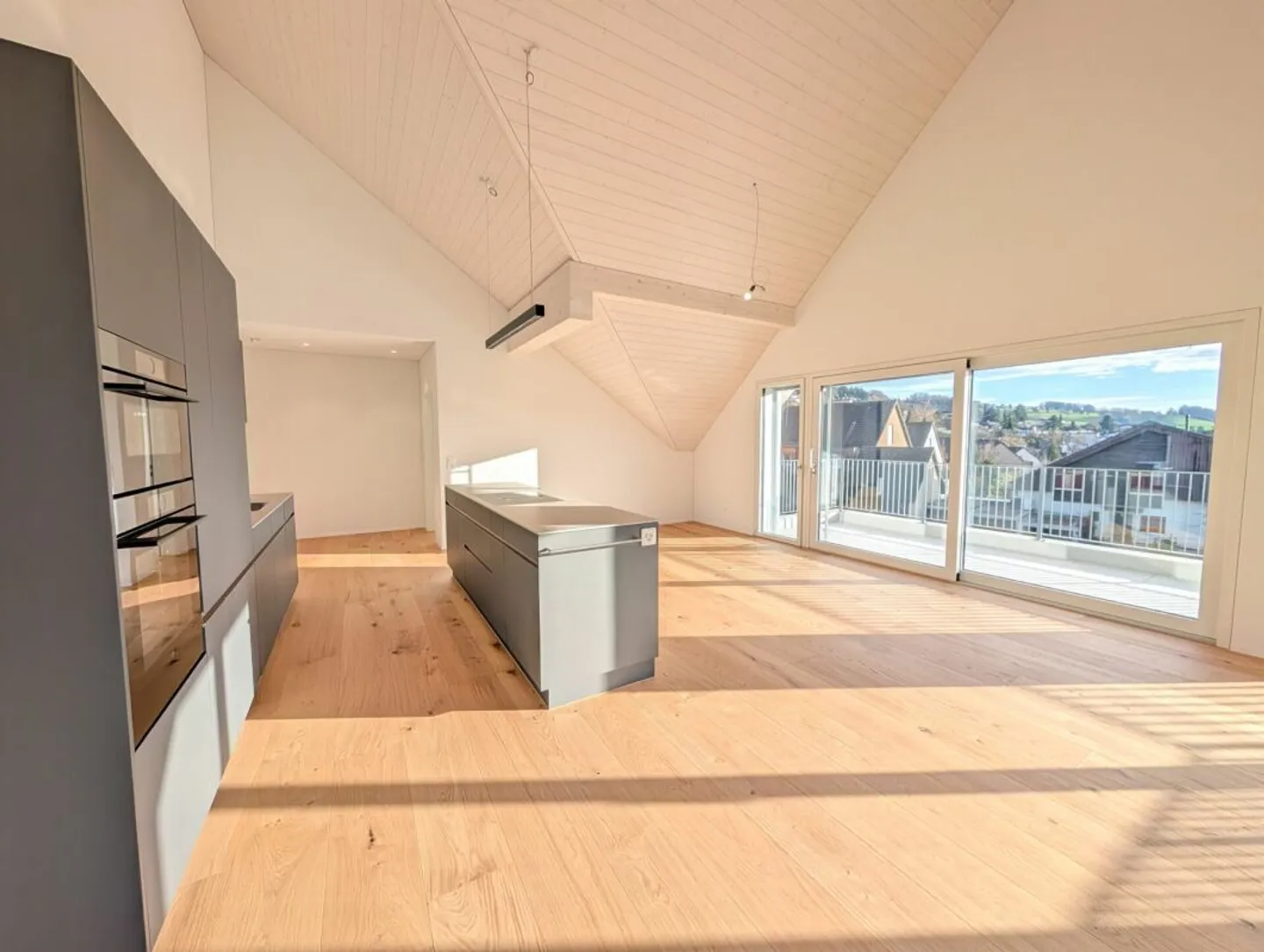 Stilvolle Wohnung mit atemberaubender Aussicht - Foto 3 von 15