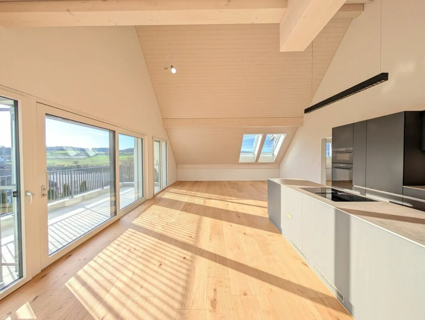 Stilvolle Wohnung mit atemberaubender Aussicht - Foto 5 von 15