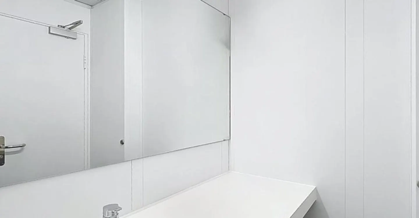 Renovated offices of 161 m2 on the 5th floor - Photo 5 of 7