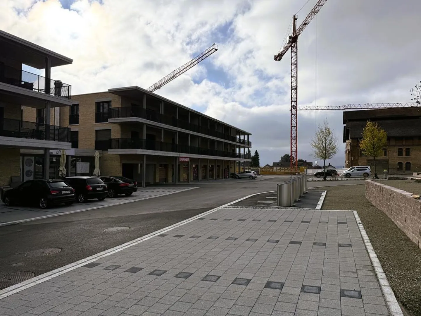Spazio ufficio di alto livello accanto all'ingresso Coop nel quartiere Ziegelei Berg/TG - Foto 1 di 12