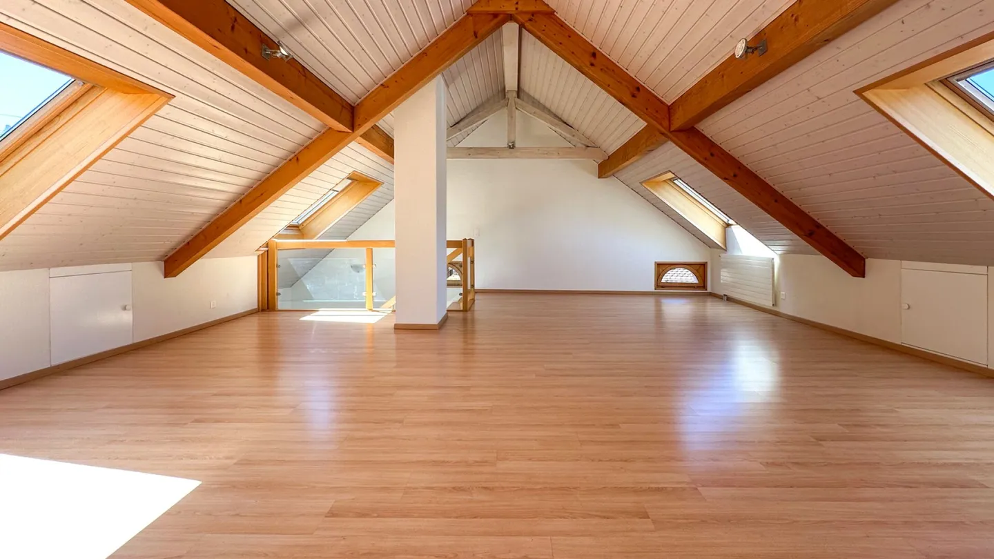 Duplex dans les combles de 6,5 pièces avec cachet et charme. - Photo 11 sur 18
