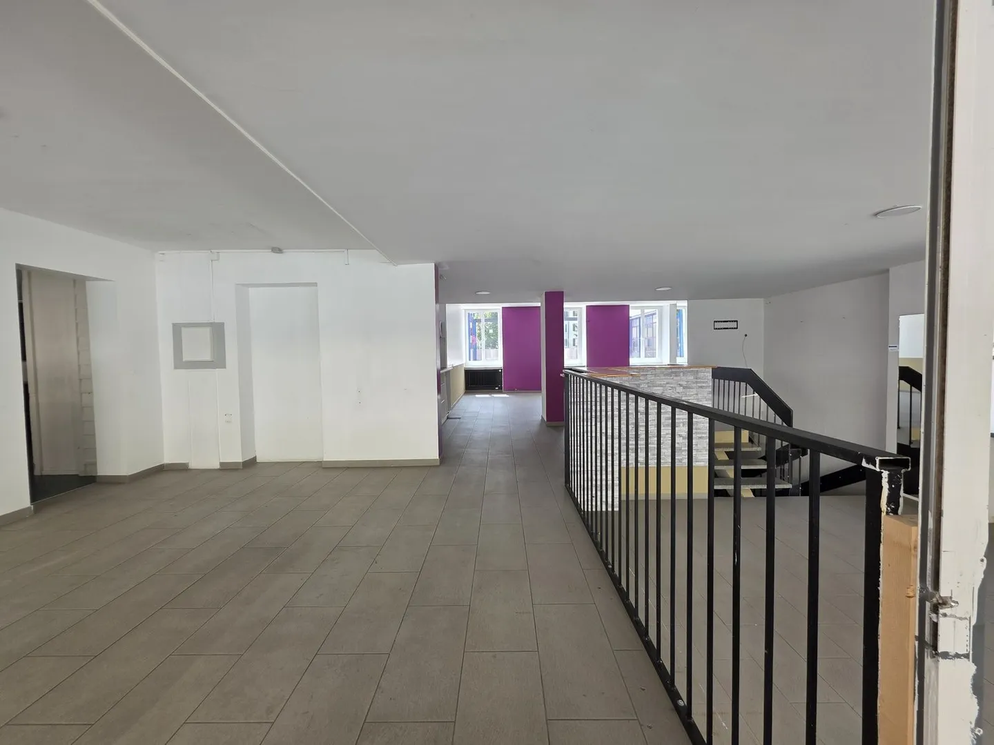 Locale comm. rez Ovest - Foto 3 di 8