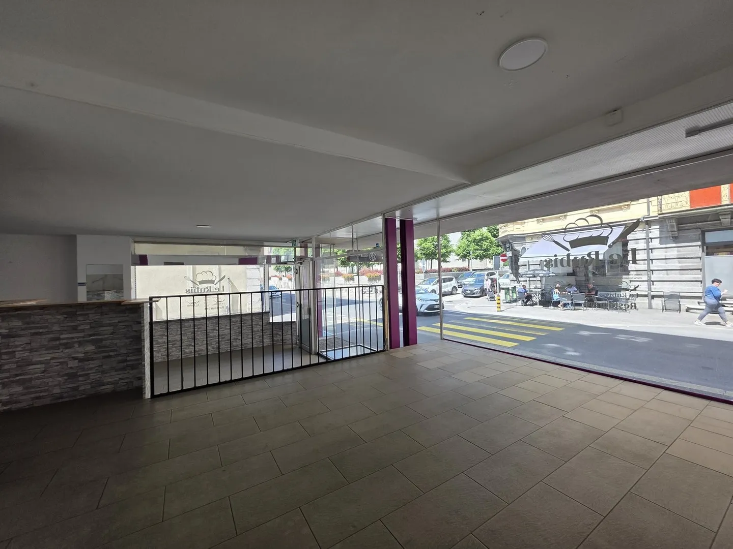 Locale comm. rez Ovest - Foto 5 di 8