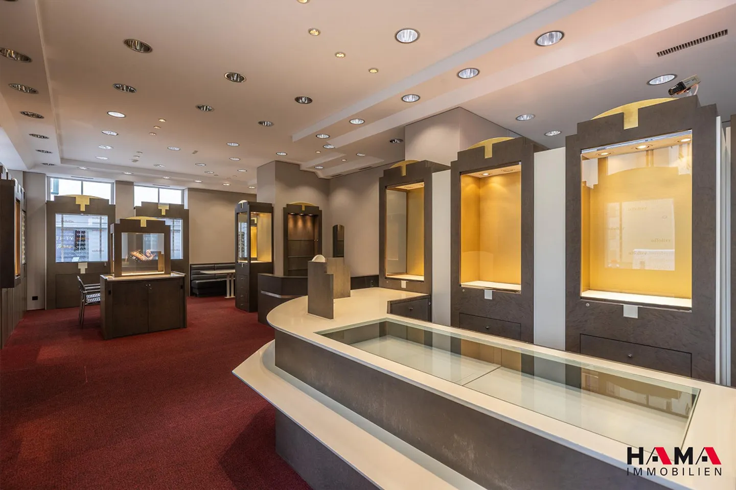 Representative Commercial Spaces in the Old Town of Zofingen - Photo 4 of 12